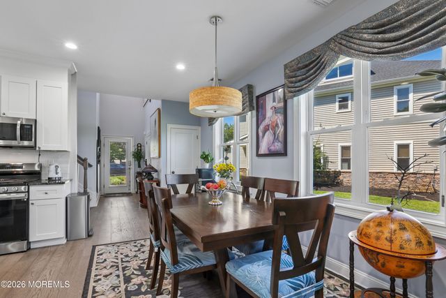 112 Hedgerow Lane, Manalapan, NJ 07726