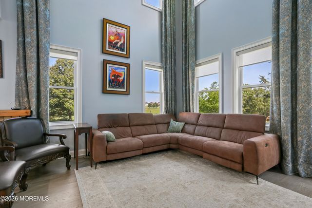 112 Hedgerow Lane, Manalapan, NJ 07726