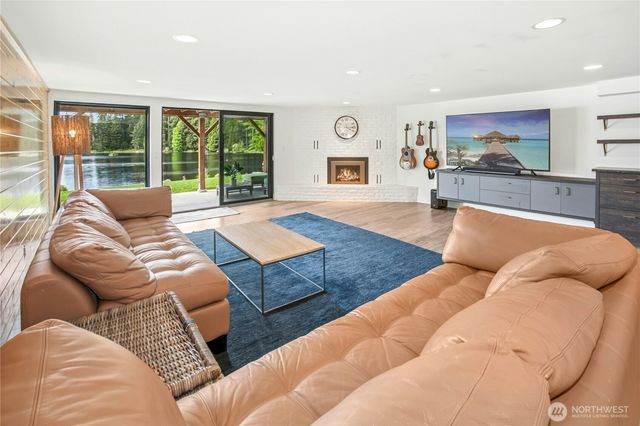 9803 Crystal Lake Drive, Woodinville, WA 98077