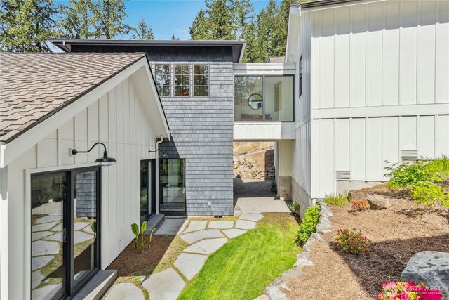 9803 Crystal Lake Drive, Woodinville, WA 98077