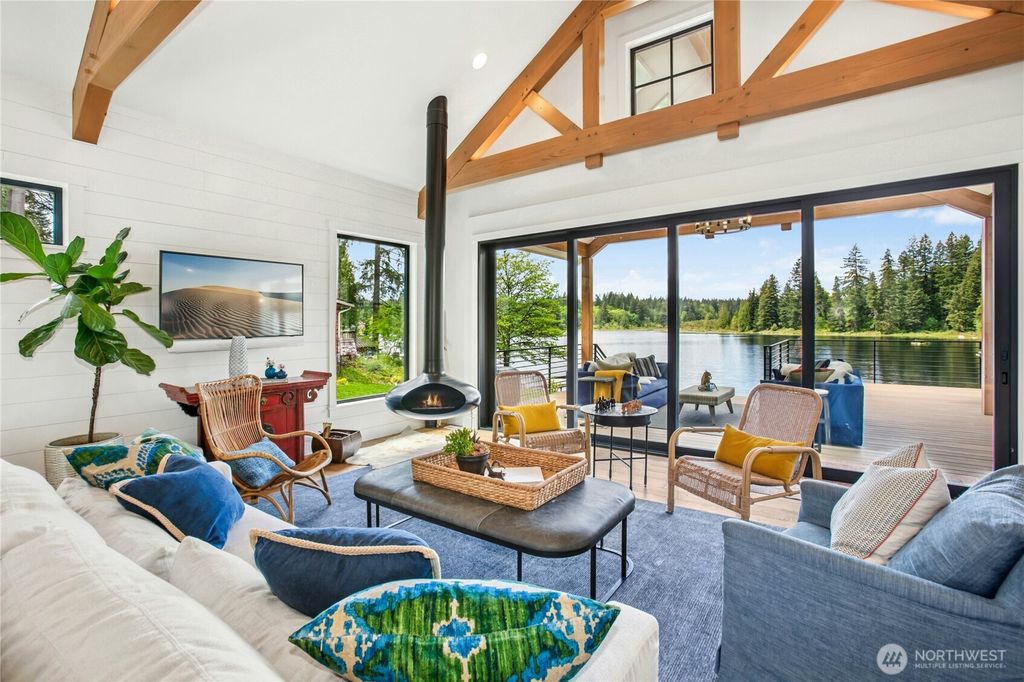 9803 Crystal Lake Drive, Woodinville, WA 98077