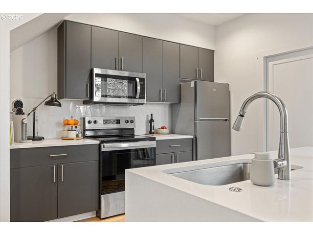 5053 Ne 47TH Pl, Portland, OR 97218