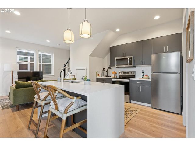 5053 Ne 47TH Pl, Portland, OR 97218