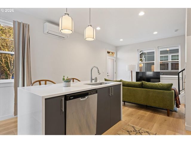 5053 Ne 47TH Pl, Portland, OR 97218