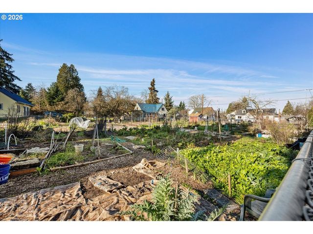 5053 Ne 47TH Pl, Portland, OR 97218