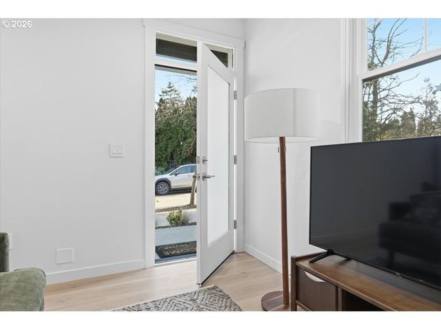 5053 Ne 47TH Pl, Portland, OR 97218