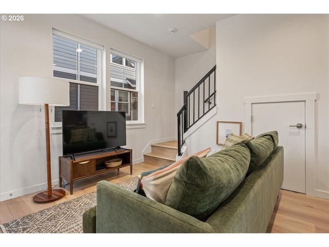 5053 Ne 47TH Pl, Portland, OR 97218