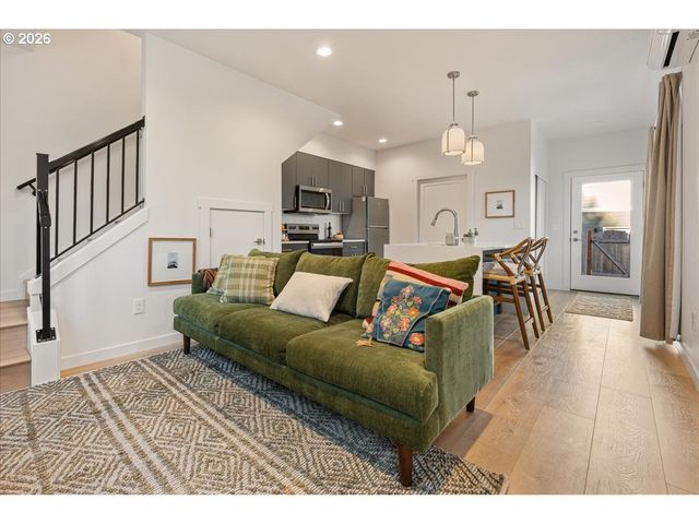 5053 Ne 47TH Pl, Portland, OR 97218