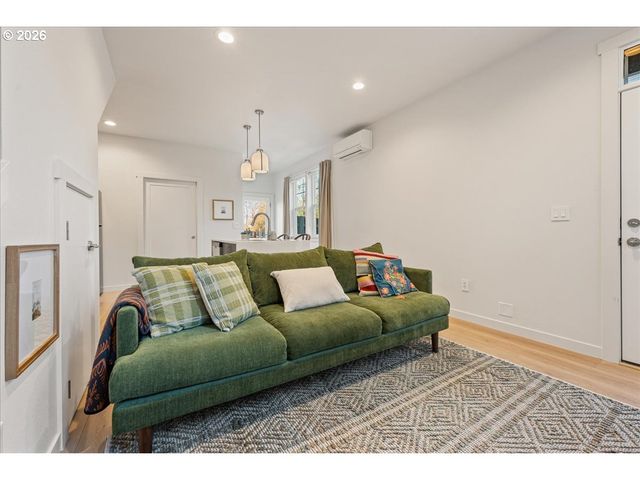 5053 Ne 47TH Pl, Portland, OR 97218