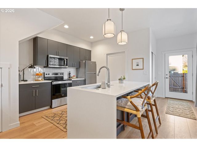 5053 Ne 47TH Pl, Portland, OR 97218