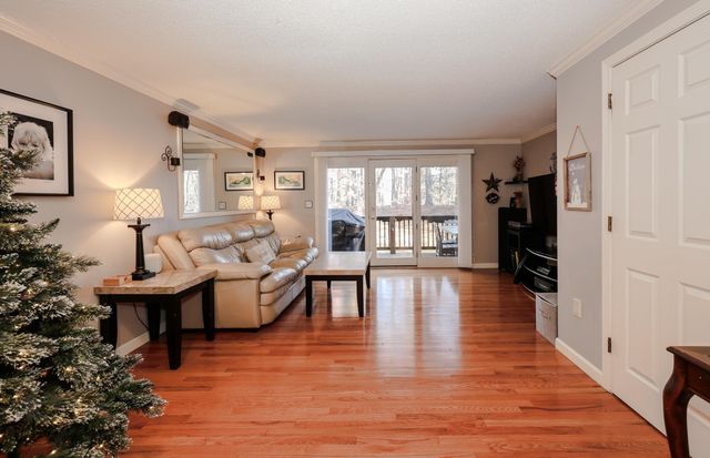 39 Bartemus Trail, Nashua, NH 03063