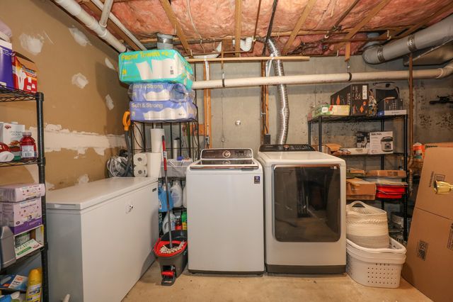 39 Bartemus Trail, Nashua, NH 03063