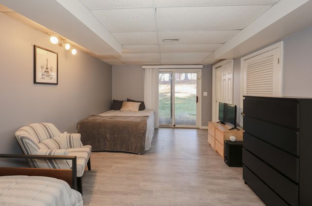 39 Bartemus Trail, Nashua, NH 03063