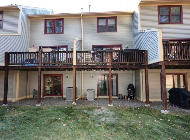 39 Bartemus Trail, Nashua, NH 03063