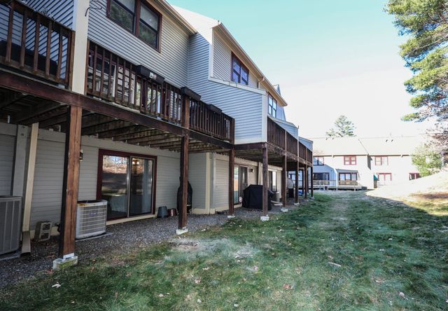 39 Bartemus Trail, Nashua, NH 03063