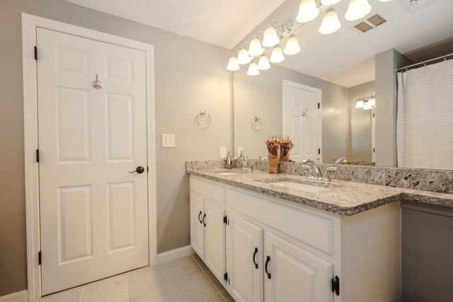 39 Bartemus Trail, Nashua, NH 03063