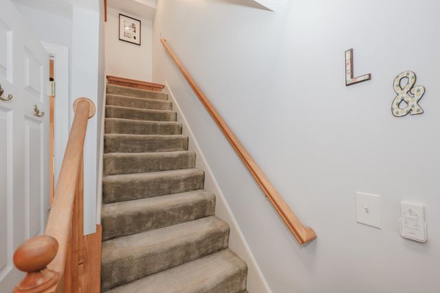 39 Bartemus Trail, Nashua, NH 03063