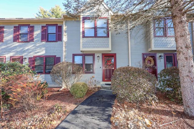 39 Bartemus Trail, Nashua, NH 03063