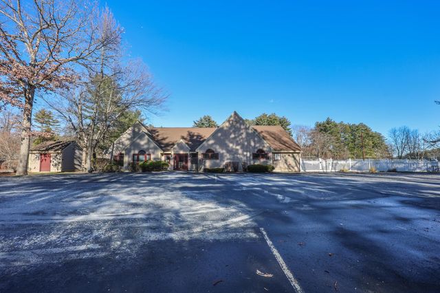 39 Bartemus Trail, Nashua, NH 03063