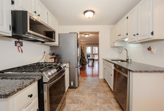 39 Bartemus Trail, Nashua, NH 03063