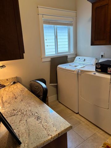 1160 Boulder Ridge Street, Central Point, OR 97502