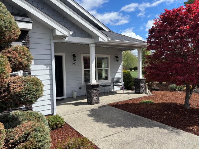 1160 Boulder Ridge Street, Central Point, OR 97502
