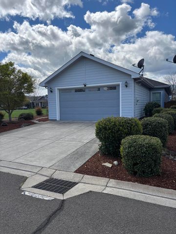1160 Boulder Ridge Street, Central Point, OR 97502