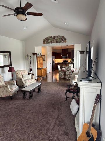 1160 Boulder Ridge Street, Central Point, OR 97502