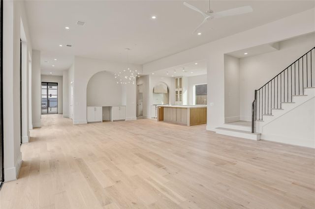 1619 Woodvine Drive, Houston, TX 77055