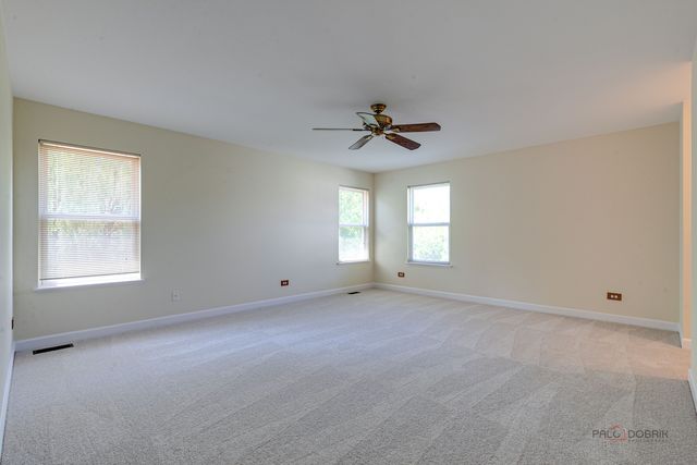 2224 Cathedral Court, Gurnee, IL 60031