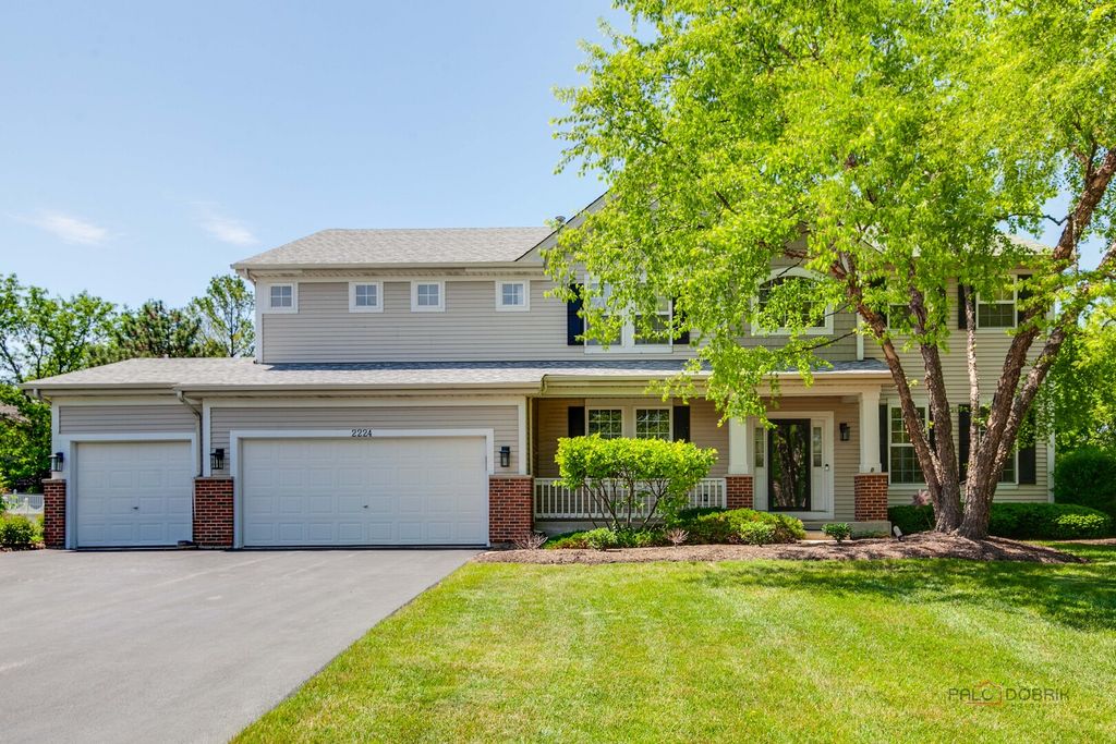 2224 Cathedral Court, Gurnee, IL 60031