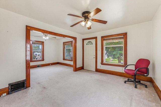 1957 S 89th STREET, West Allis, WI 53227