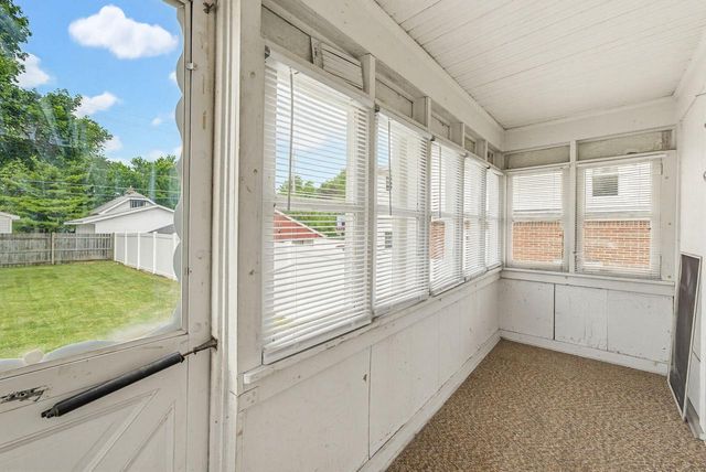 1957 S 89th STREET, West Allis, WI 53227