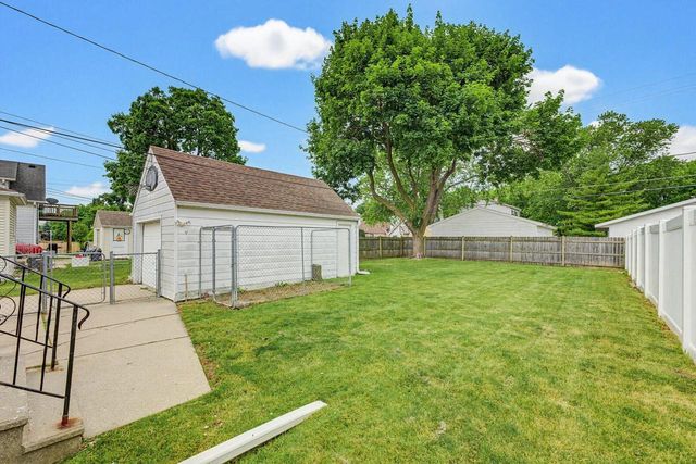 1957 S 89th STREET, West Allis, WI 53227