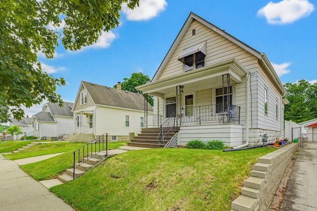1957 S 89th STREET, West Allis, WI 53227
