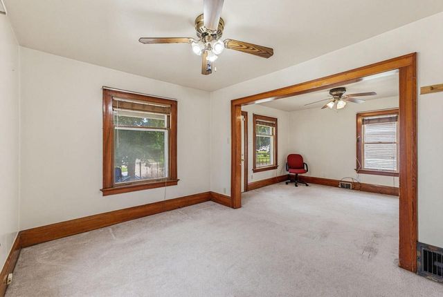 1957 S 89th STREET, West Allis, WI 53227