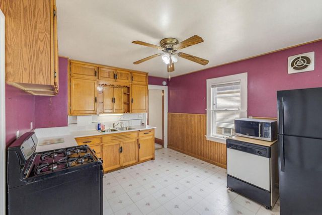 1957 S 89th STREET, West Allis, WI 53227