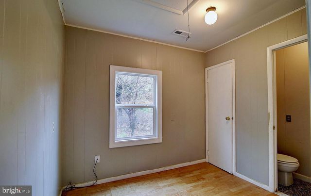 13096 FURNACE MOUNTAIN RD, Lovettsville, VA 20180