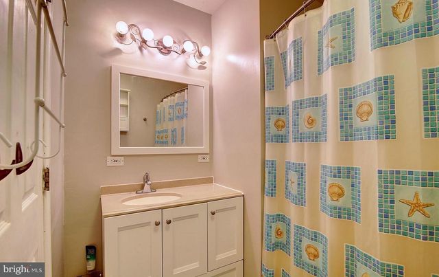 13096 FURNACE MOUNTAIN RD, Lovettsville, VA 20180