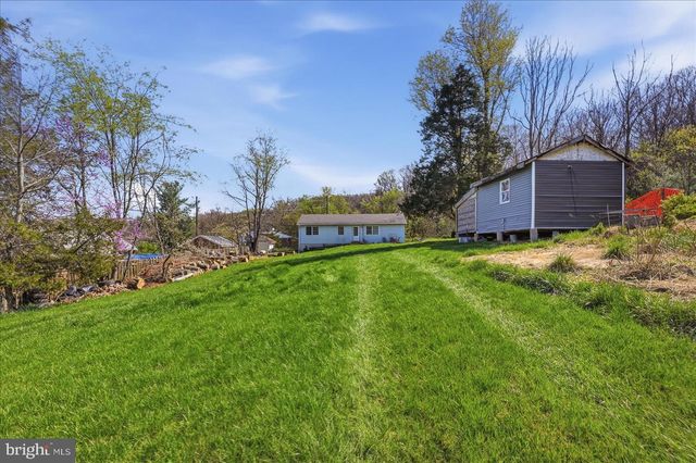 13096 FURNACE MOUNTAIN RD, Lovettsville, VA 20180