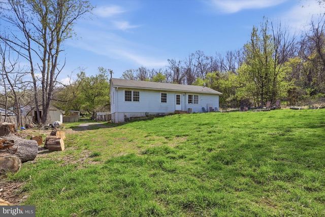 13096 FURNACE MOUNTAIN RD, Lovettsville, VA 20180
