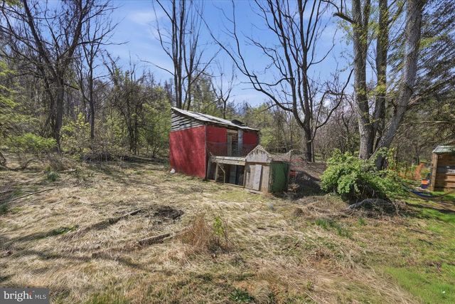 13096 FURNACE MOUNTAIN RD, Lovettsville, VA 20180