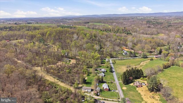 13096 FURNACE MOUNTAIN RD, Lovettsville, VA 20180