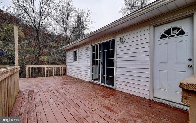 13096 FURNACE MOUNTAIN RD, Lovettsville, VA 20180