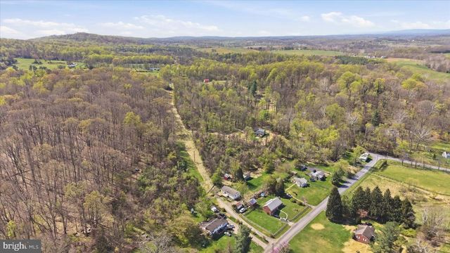 13096 FURNACE MOUNTAIN RD, Lovettsville, VA 20180