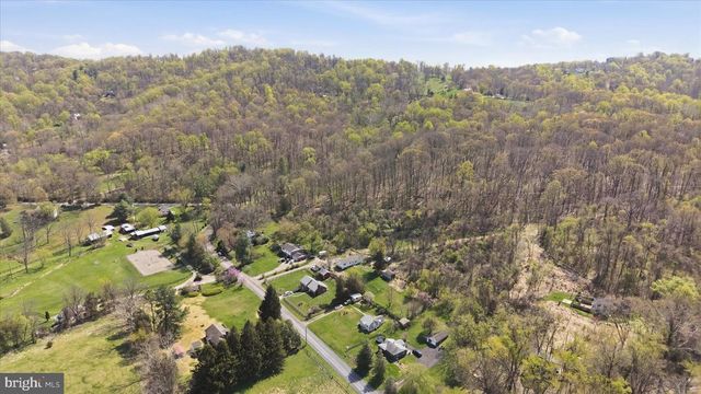 13096 FURNACE MOUNTAIN RD, Lovettsville, VA 20180