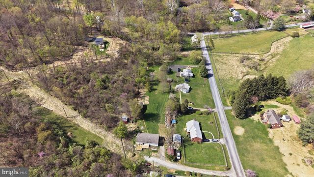 13096 FURNACE MOUNTAIN RD, Lovettsville, VA 20180
