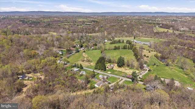 13096 FURNACE MOUNTAIN RD, Lovettsville, VA 20180