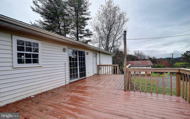 13096 FURNACE MOUNTAIN RD, Lovettsville, VA 20180