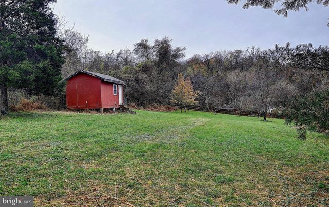 13096 FURNACE MOUNTAIN RD, Lovettsville, VA 20180